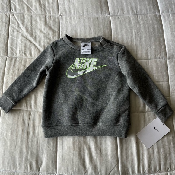 NWT Nike Kids Camo Sweatshirt 18 months - Picture 5 of 10